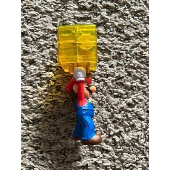 SUPER MARIO Nintendo McDonald's Figure holding 2018 - Picture 4 of 5
